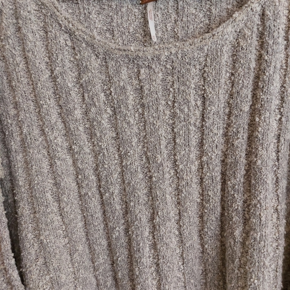 Free People Long Sleeve Scoop Neck Cropped Sweater- size XS - Picture 4 of 7